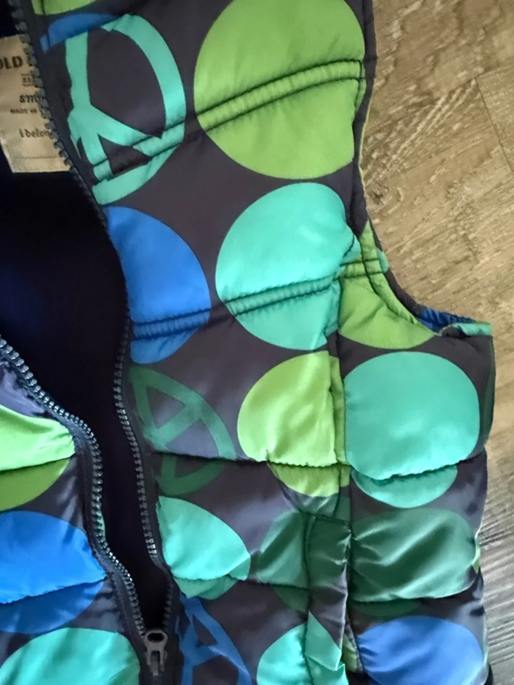 Old Navy Girls kids Puffy Vest with Blue & Green Peace Sign Print sz s